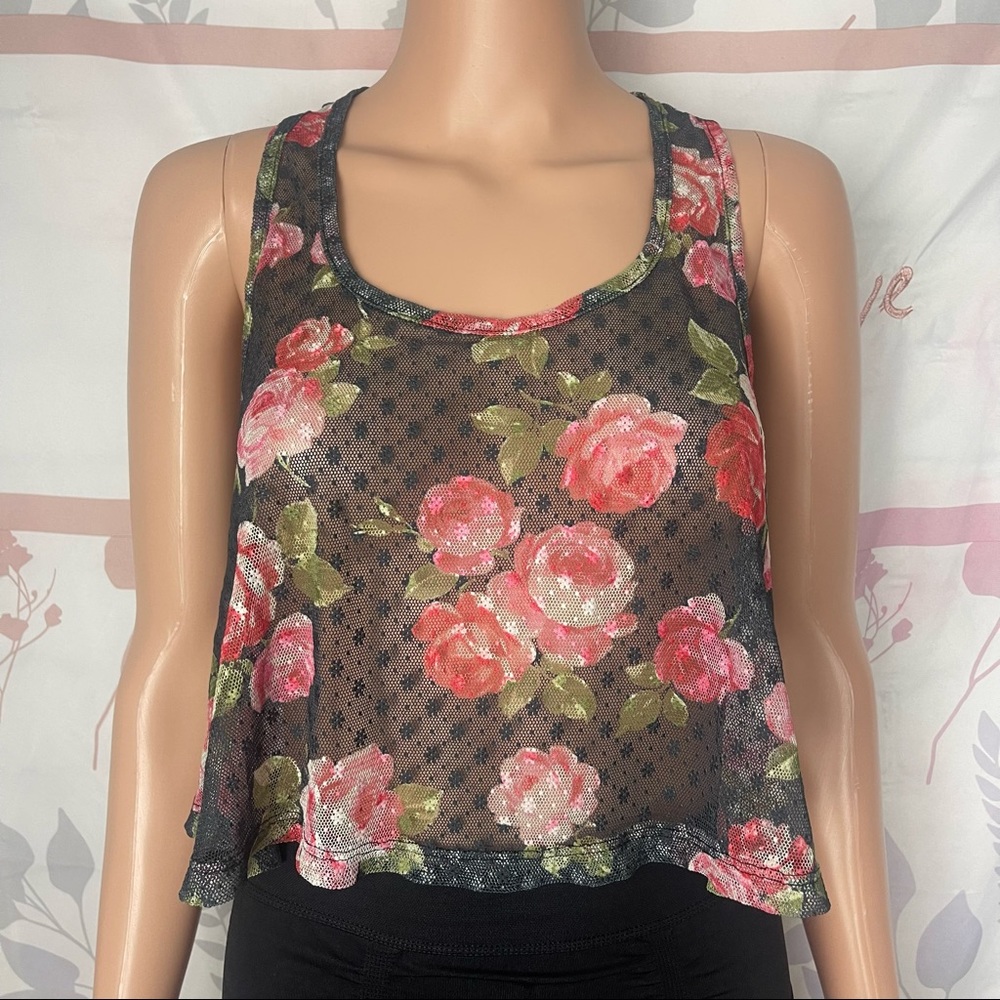 Full Tilt Floral Black top Medium‎